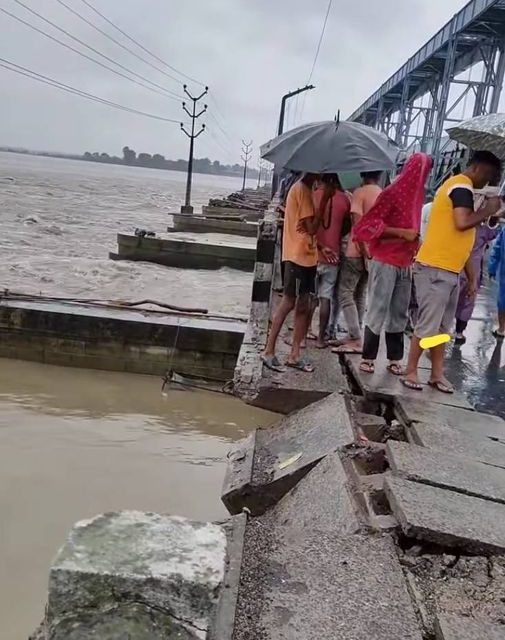 Truck plunges into Koshi Barrage, driver and passengers rescued