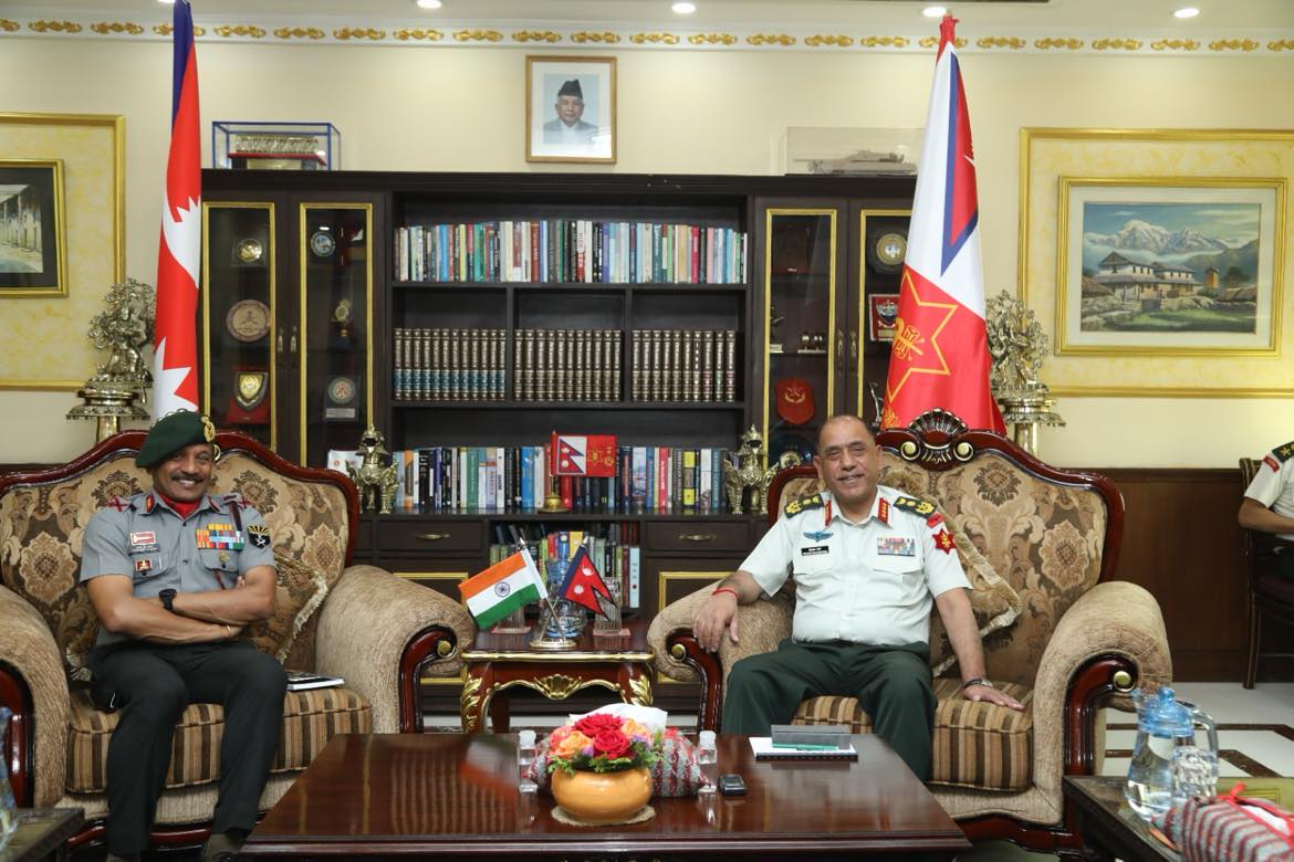 Lieutenant General of the Indian Army meets with the Chief of Army Staff