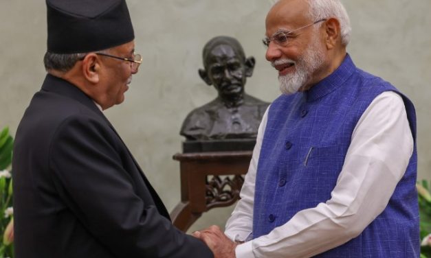 Modi met Prachanda after taking the oath, stated – India is committed to a friendly policy with Nepal