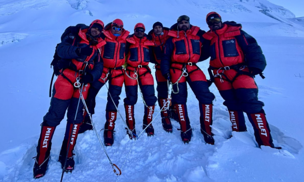 Colonel of Indian Army Summits Mount Kanchenjunga