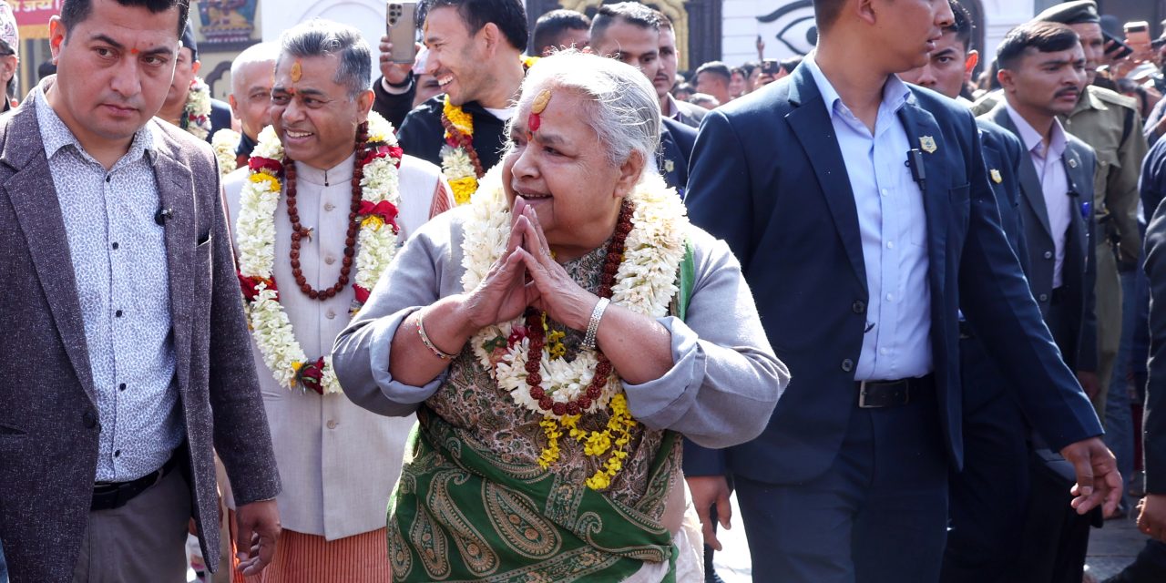 PM performs Rudrabhisek worship and pays homage to Pashupatinath