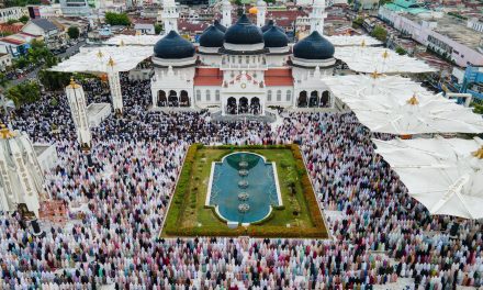 CORRECTION-INDONESIA-RELIGION-ISLAM-EID
