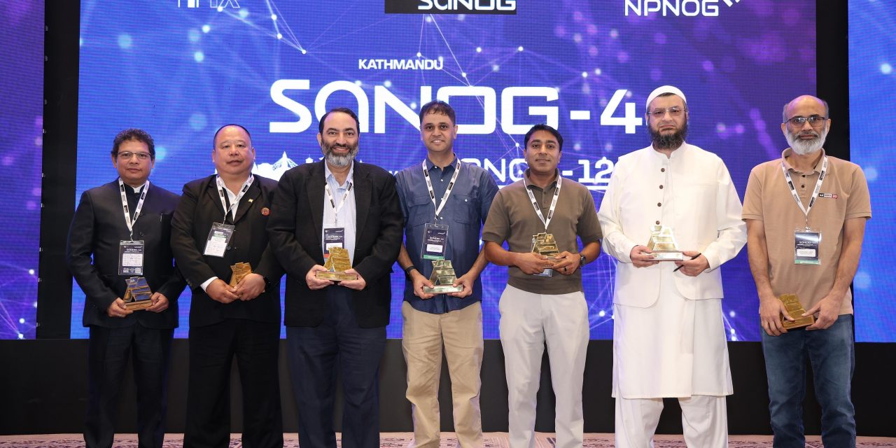South Asian Internet Pioneers Honored in Kathmandu, Nepal’s Dilip Agrawal Receives Internet Enablers Award