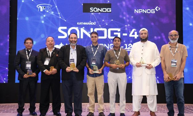 South Asian Internet Pioneers Honored in Kathmandu, Nepal’s Dilip Agrawal Receives Internet Enablers Award