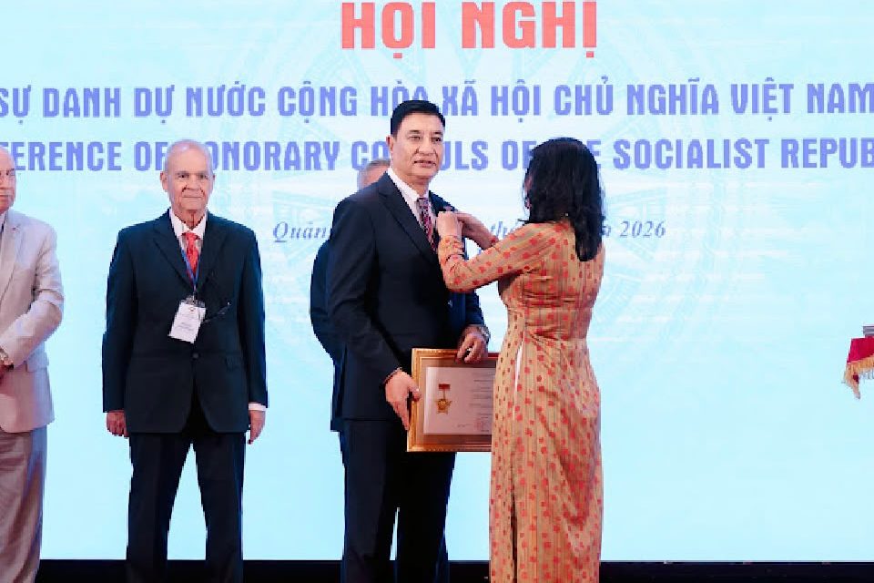 Vietnam’s Foreign Ministry Confers Prestigious “Outstanding Award” to Honorary Consul General Shrestha
